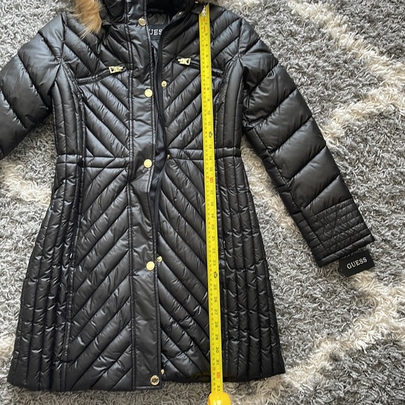 NWT - Guess puffer coat - Picture 15 of 15
